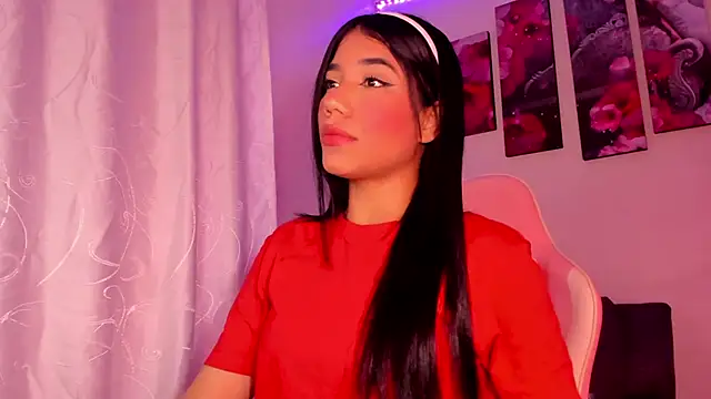 Snapshot of Alissarhys26 chatting on 03/06/25, 12:00 Alissarhys26 online show from 03/06/25, 12:00