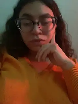 Lucrecia 33 online show from 02/02/26, 06:23