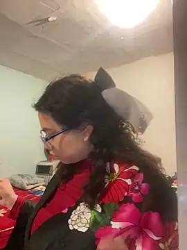 Lucrecia 33 online show from 02/05/26, 01:10