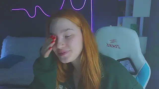 Snapshot of erikabrian chatting on 09/13/25, 01:38 erikabrian online show from 09/13/25, 01:38