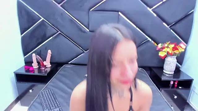 Snapshot of ChloeRosey chatting on 10/31/25, 04:02 ChloeRosey online show from 10/31/25, 04:02