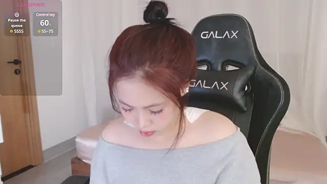 Lin SiYee online show from 03/12/25, 04:19