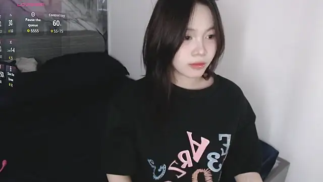 Lin SiYee online show from 10/22/25, 12:05