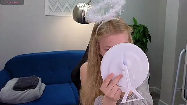 Sarra Cooper online show from 12/03/24, 01:08