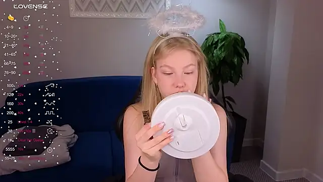 Sarra Cooper online show from 01/22/25, 01:10