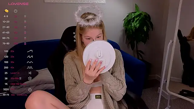 Sarra Cooper online show from 01/27/25, 01:05