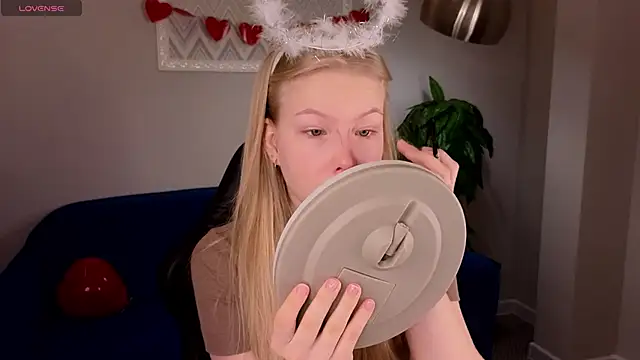 Sarra Cooper online show from 02/24/25, 01:13