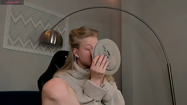 Sarra Cooper online show from 02/28/25, 01:15