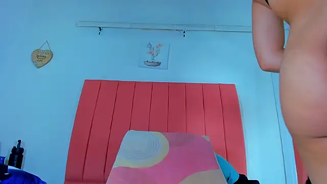 valen rose0 online show from 01/16/25, 12:09