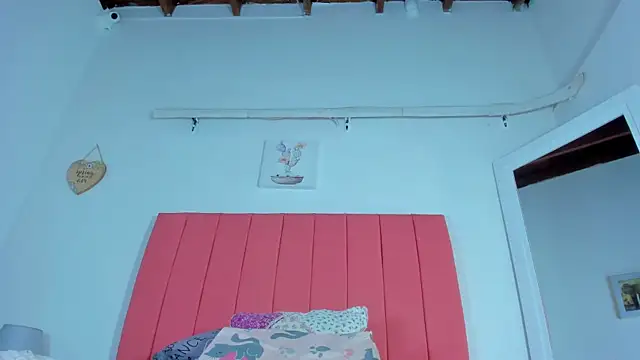 valen rose0 online show from 02/13/25, 12:11