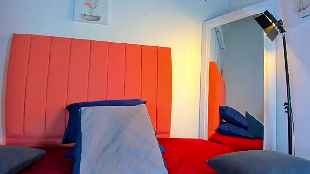 valen rose0 online show from 09/19/25, 12:06