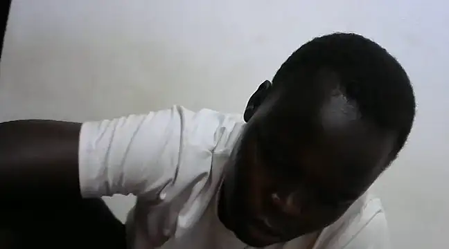 Snapshot of African_sexxy_ chatting on 02/23/25, 06:12 African sexxy online show from 02/23/25, 06:12