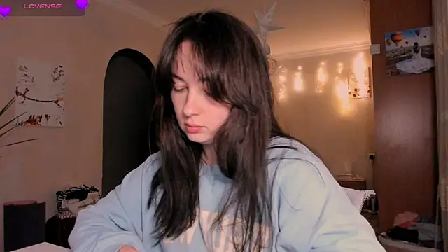cClandesTina online show from 03/28/26, 10:09