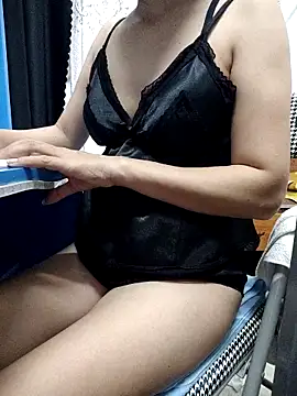 Haralushiaaa online show from 10/21/25, 05:13