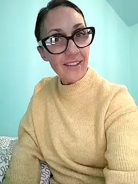 Snapshot of JasmineNoir2 chatting on 12/24/24, 03:26 JasmineNoir2 online show from 12/24/24, 03:26