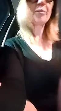 Snapshot of JasmineNoir2 chatting on 01/06/25, 04:34 JasmineNoir2 online show from 01/06/25, 04:34