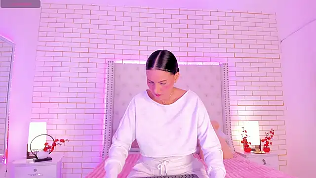 Coco Balenciaga  online show from 04/06/26, 11:33