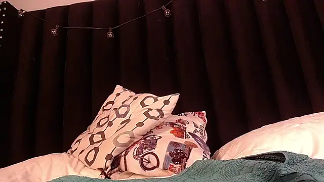 littleebluee online show from 01/12/25, 03:03