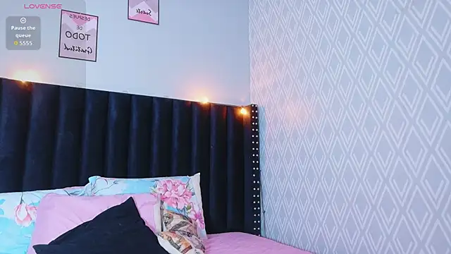 littleebluee online show from 01/18/26, 07:39