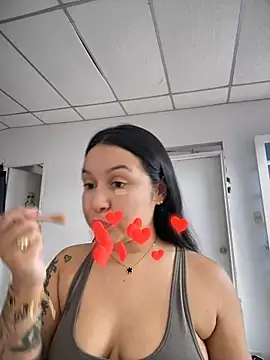 Pretty Isadora online show from 02/05/25, 06:37