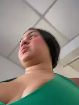 Pretty Isadora online show from 02/13/25, 09:49