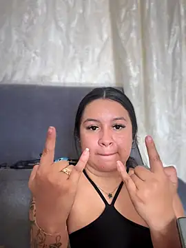 Pretty Isadora online show from 11/21/25, 04:38