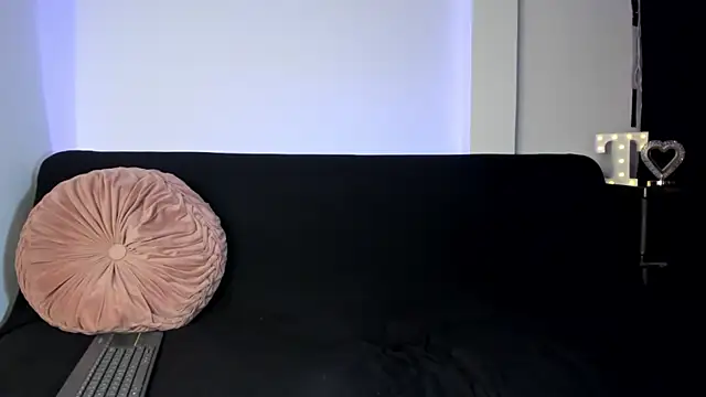 on tefa online show from 11/21/25, 10:19