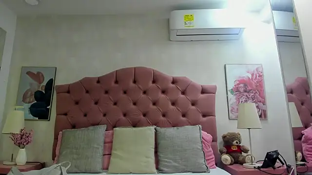 ThyaraJhons online show from 04/14/26, 12:00