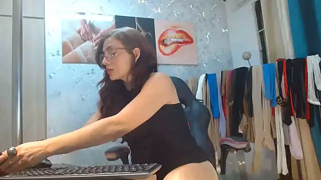 Samantabrown  online show from 07/17/26, 11:39