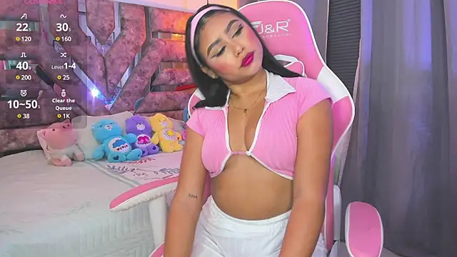 Snapshot of Mia_coxx1 chatting on 01/13/25, 01:13 Mia coxx1 online show from 01/13/25, 01:13