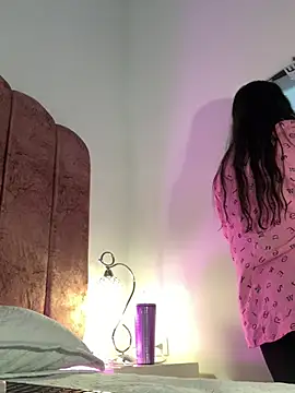 IsabellaGrey19 online show from 02/03/26, 07:30