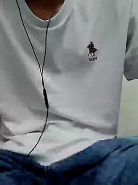 Snapshot of YAY-1 chatting on 12/04/24, 11:30 YAY-1 online show from 12/04/24, 11:30