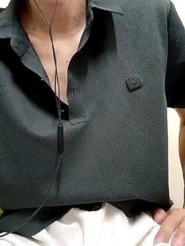 Snapshot of YAY-1 chatting on 12/04/24, 02:37 YAY-1 online show from 12/04/24, 02:37