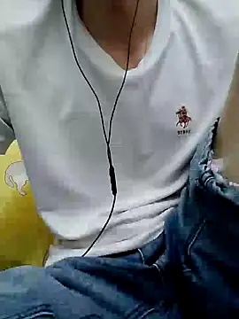 Snapshot of YAY-1 chatting on 12/05/24, 11:16 YAY-1 online show from 12/05/24, 11:16