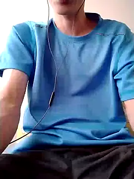 Snapshot of YAY-1 chatting on 12/07/24, 04:20 YAY-1 online show from 12/07/24, 04:20