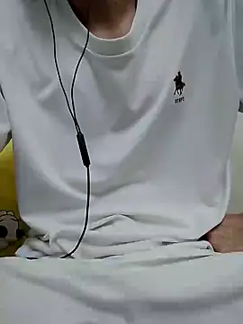 Snapshot of YAY-1 chatting on 12/07/24, 12:13 YAY-1 online show from 12/07/24, 12:13