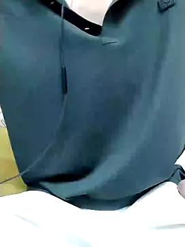 Snapshot of YAY-1 chatting on 12/10/24, 12:05 YAY-1 online show from 12/10/24, 12:05