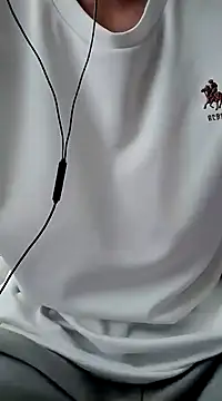 Snapshot of YAY-1 chatting on 12/12/24, 02:15 YAY-1 online show from 12/12/24, 02:15