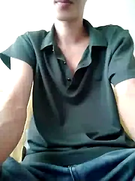 Snapshot of YAY-1 chatting on 12/14/24, 01:50 YAY-1 online show from 12/14/24, 01:50