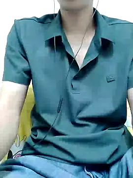 Snapshot of YAY-1 chatting on 12/17/24, 11:39 YAY-1 online show from 12/17/24, 11:39