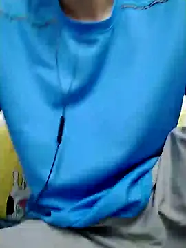 Snapshot of YAY-1 chatting on 12/22/24, 12:27 YAY-1 online show from 12/22/24, 12:27