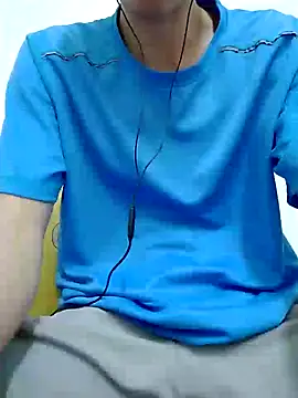 Snapshot of YAY-1 chatting on 12/29/24, 12:12 YAY-1 online show from 12/29/24, 12:12