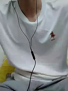 Snapshot of YAY-1 chatting on 12/31/24, 12:57 YAY-1 online show from 12/31/24, 12:57