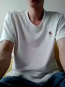 Snapshot of YAY-1 chatting on 01/03/25, 02:21 YAY-1 online show from 01/03/25, 02:21