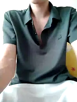 Snapshot of YAY-1 chatting on 01/04/25, 02:46 YAY-1 online show from 01/04/25, 02:46