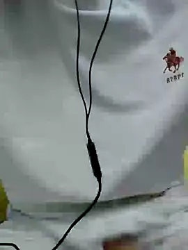 Snapshot of YAY-1 chatting on 01/09/25, 12:52 YAY-1 online show from 01/09/25, 12:52