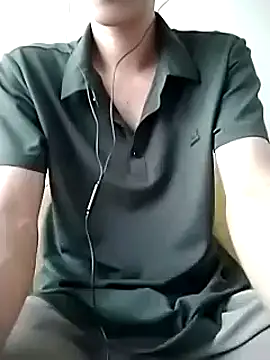 Snapshot of YAY-1 chatting on 01/11/25, 03:13 YAY-1 online show from 01/11/25, 03:13