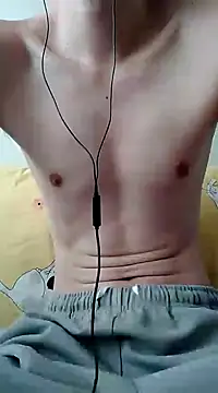 Snapshot of YAY-1 chatting on 01/17/25, 02:29 YAY-1 online show from 01/17/25, 02:29