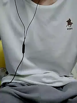 Snapshot of YAY-1 chatting on 01/17/25, 12:31 YAY-1 online show from 01/17/25, 12:31