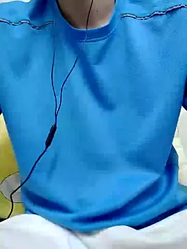 Snapshot of YAY-1 chatting on 01/21/25, 12:29 YAY-1 online show from 01/21/25, 12:29